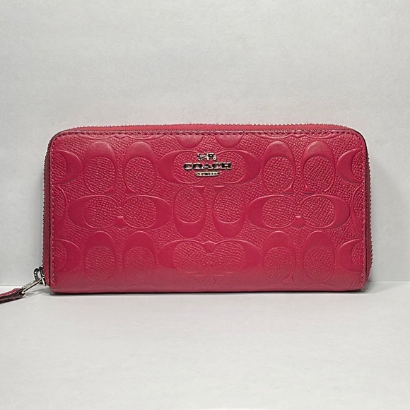 RARE COACH Leather Signature Embossed Accordion Zip Around Wallet - Picture 1 of 16